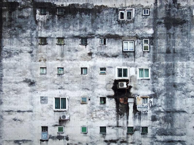 Cover illustration for How to Respond to Negative Reviews